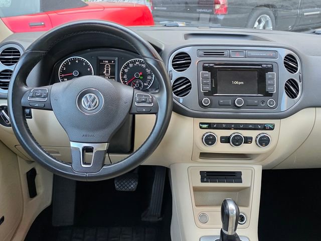 Used 2015 Volkswagen Tiguan SEL image 12