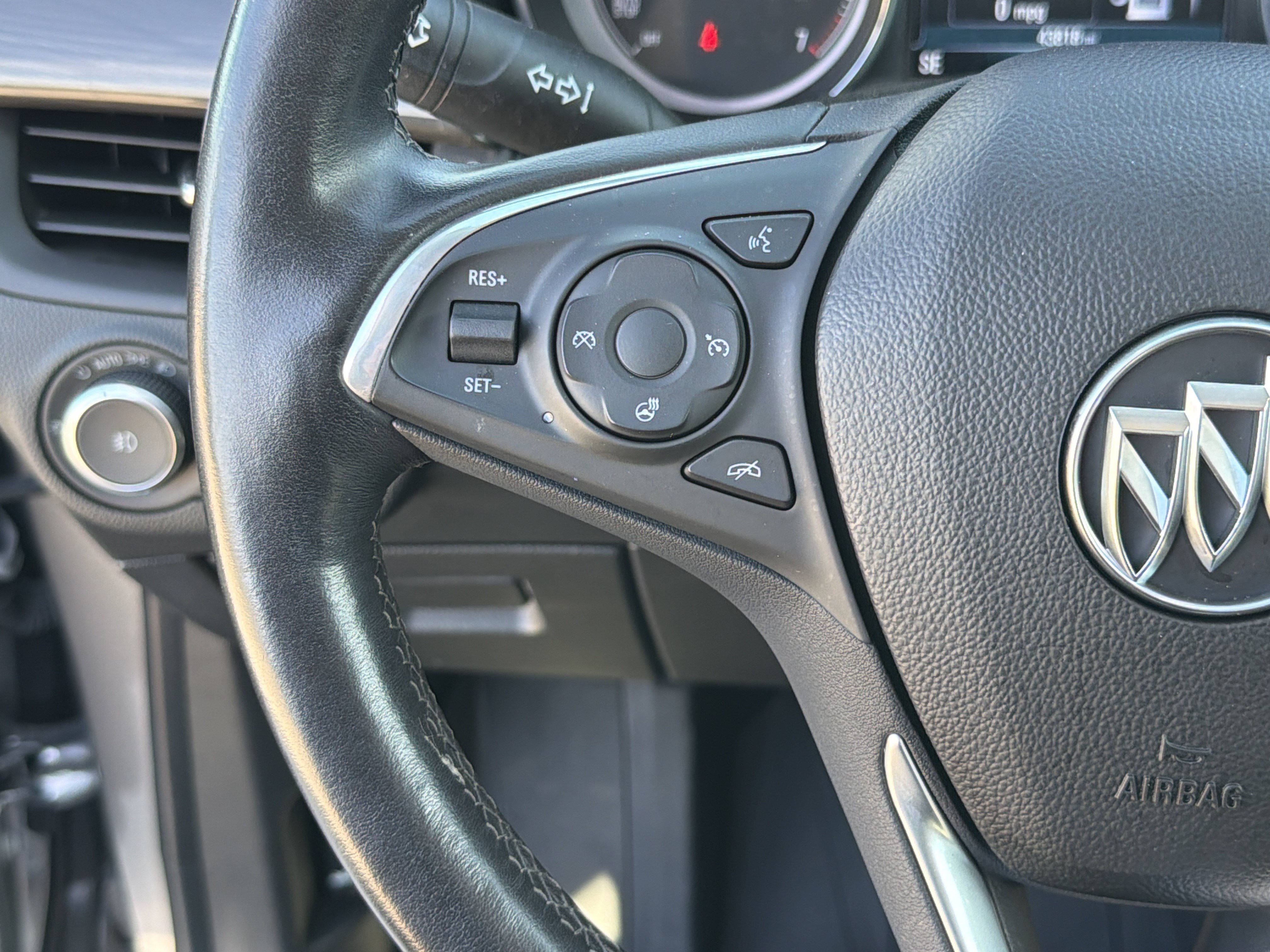 Used 2020 Buick Envision Essence w/ Experience Buick Package FWD image 19