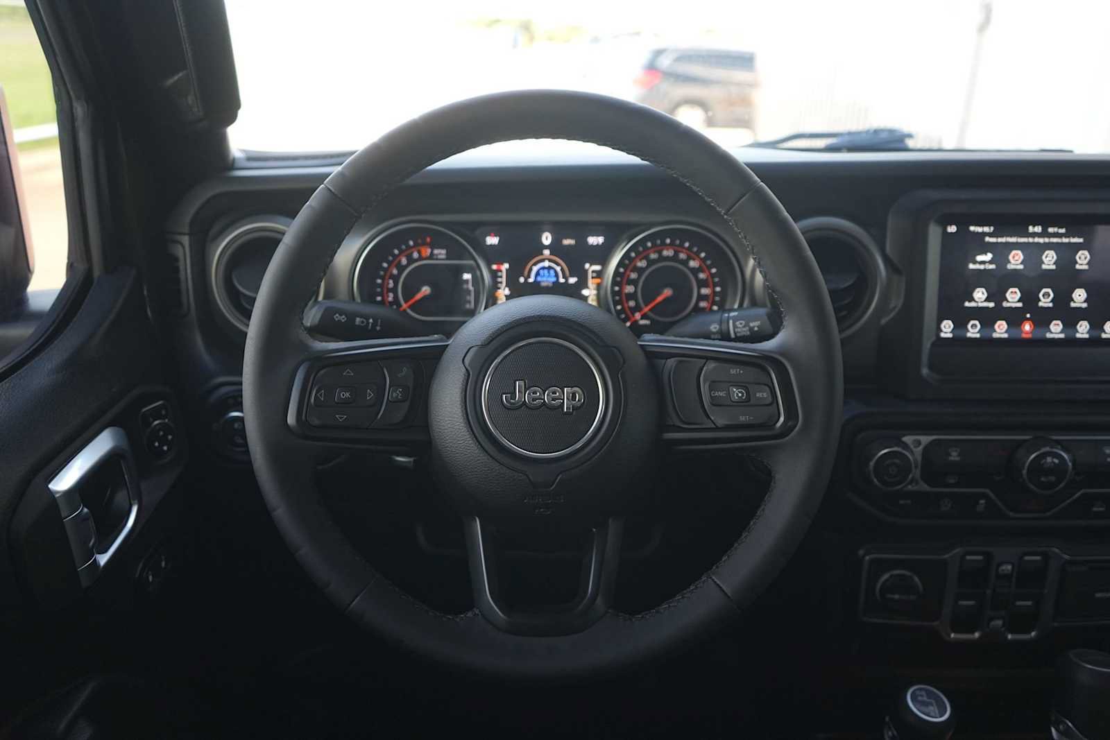 Used 2023 Jeep Gladiator Sport AWD/4WD image 16
