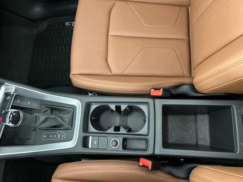 Used 2025 Audi Q3 2.0T Premium image 13