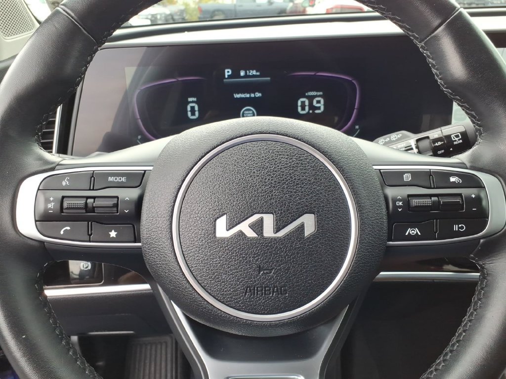 Used 2024 Kia Sportage EX AWD/4WD image 5