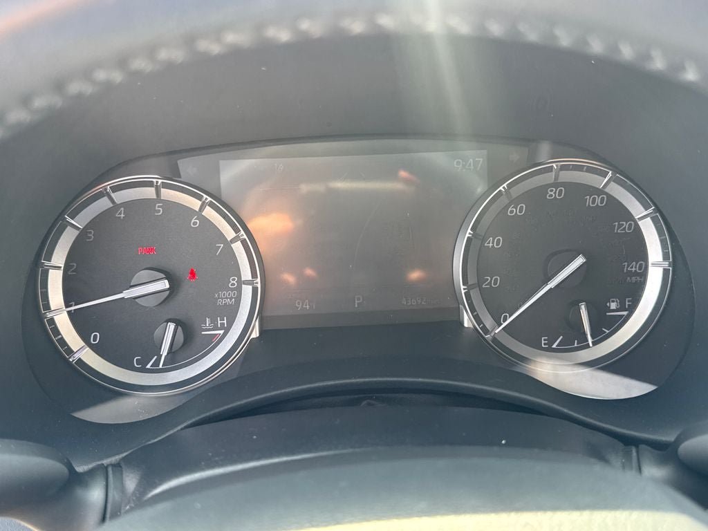 Used 2022 Toyota Highlander XSE FWD image 21