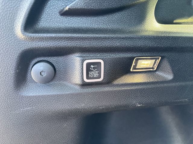 Used 2023 Jeep Grand Cherokee L Limited w/ Luxury Tech Group II image 27