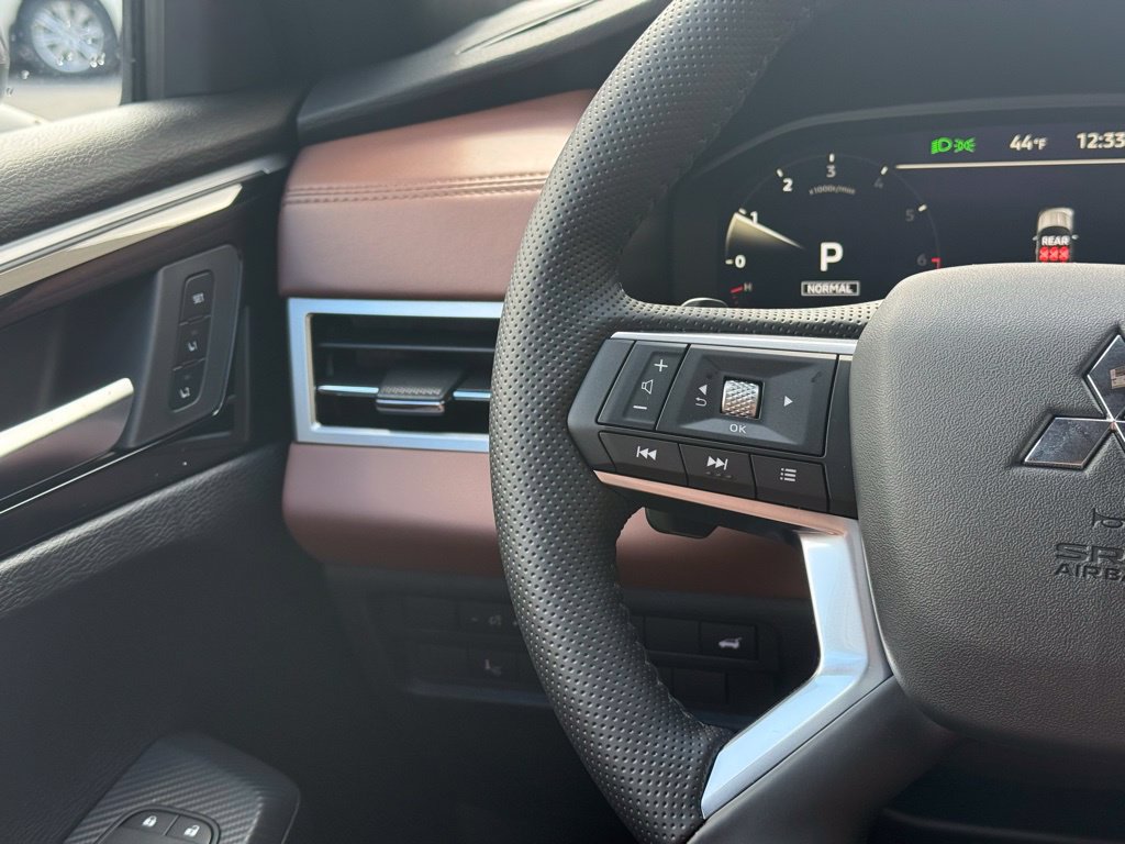 New 2026 Mitsubishi Outlander SEL AWD/4WD image 10