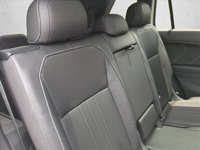 Certified 2023 Volkswagen Tiguan SE R-Line FWD image 21