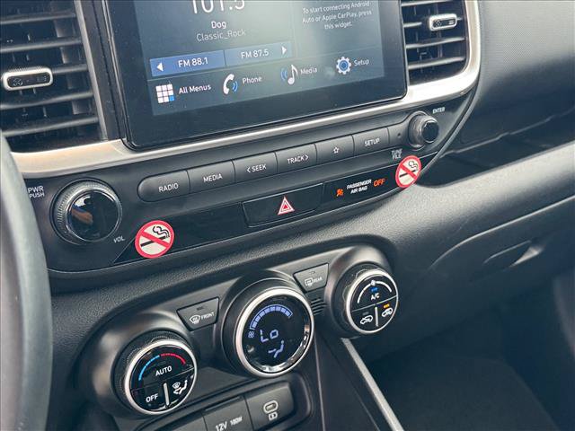 Certified 2024 Hyundai Venue SEL FWD image 30