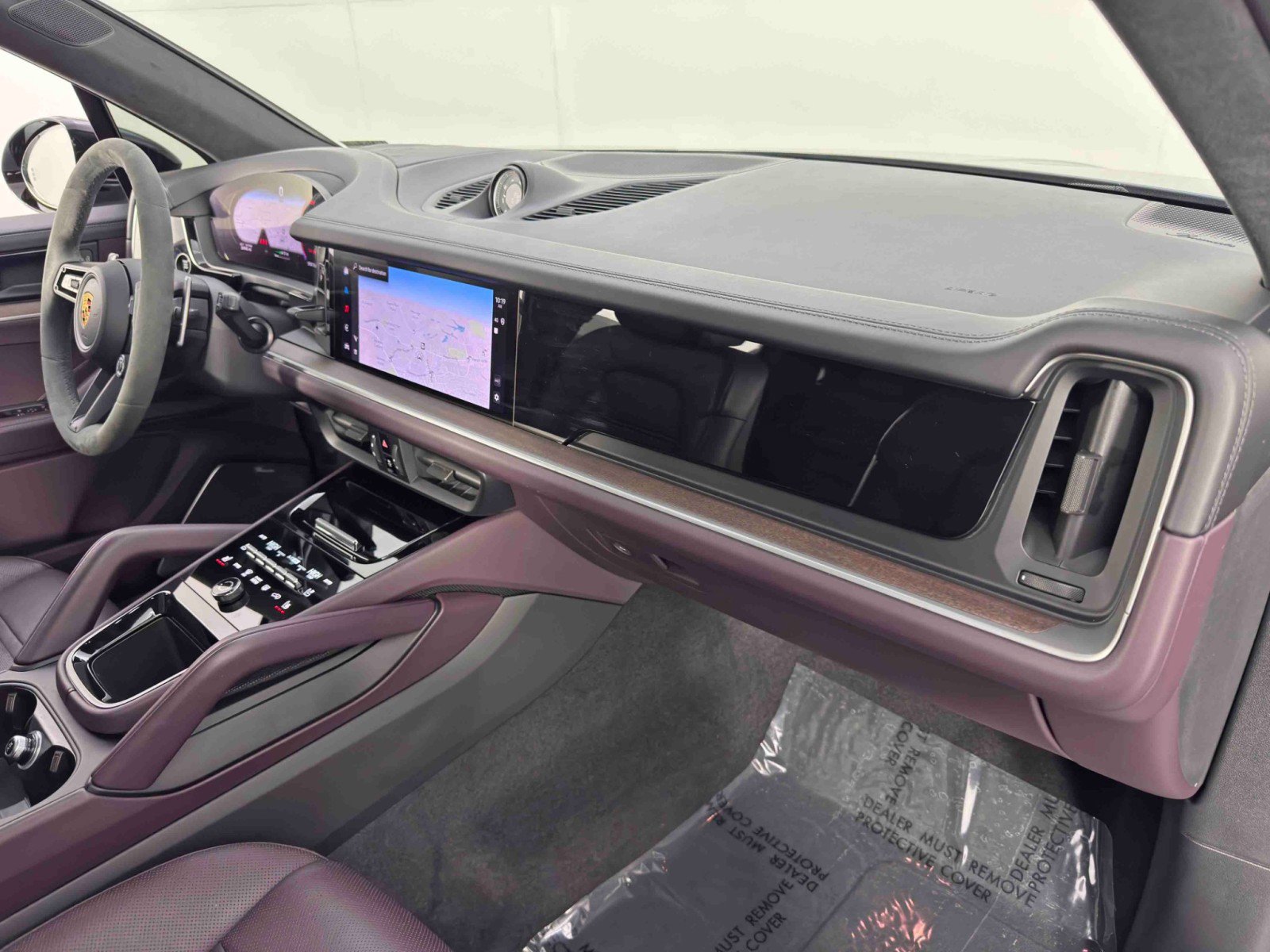 Used 2024 Porsche Cayenne Turbo AWD/4WD image 15