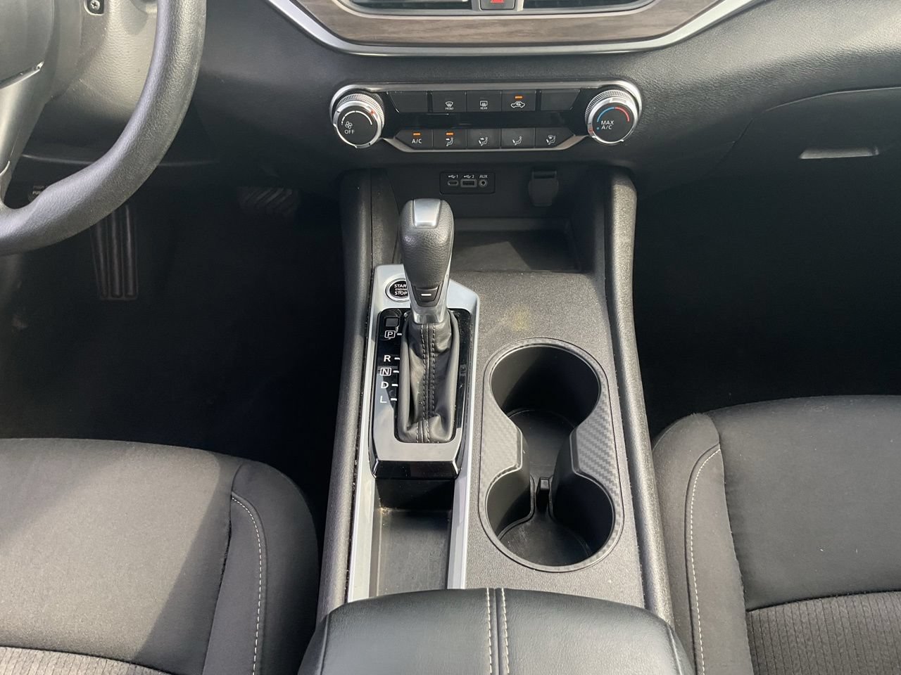 Used 2025 Nissan Altima 2.5 SV FWD image 11