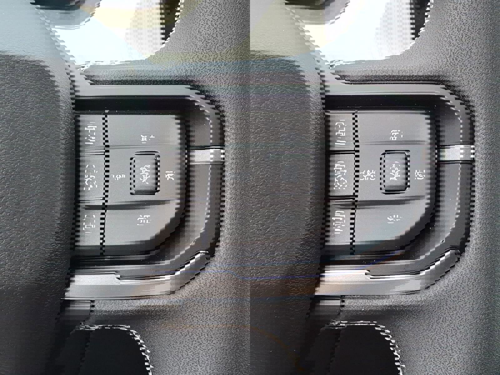 New 2026 Jeep Cherokee Laredo image 15