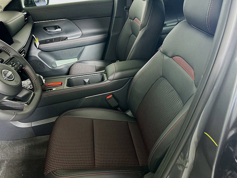 New 2026 Nissan Kicks SR w/ SR Premium Package image 11