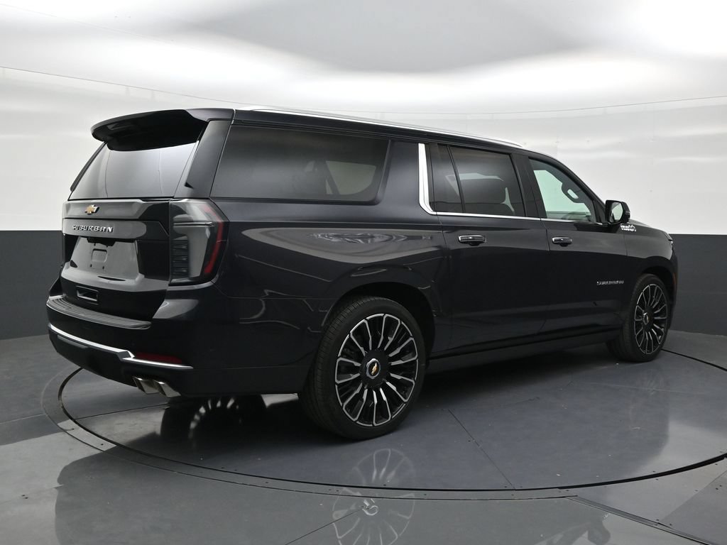 Certified 2026 Chevrolet Suburban High Country AWD/4WD image 5
