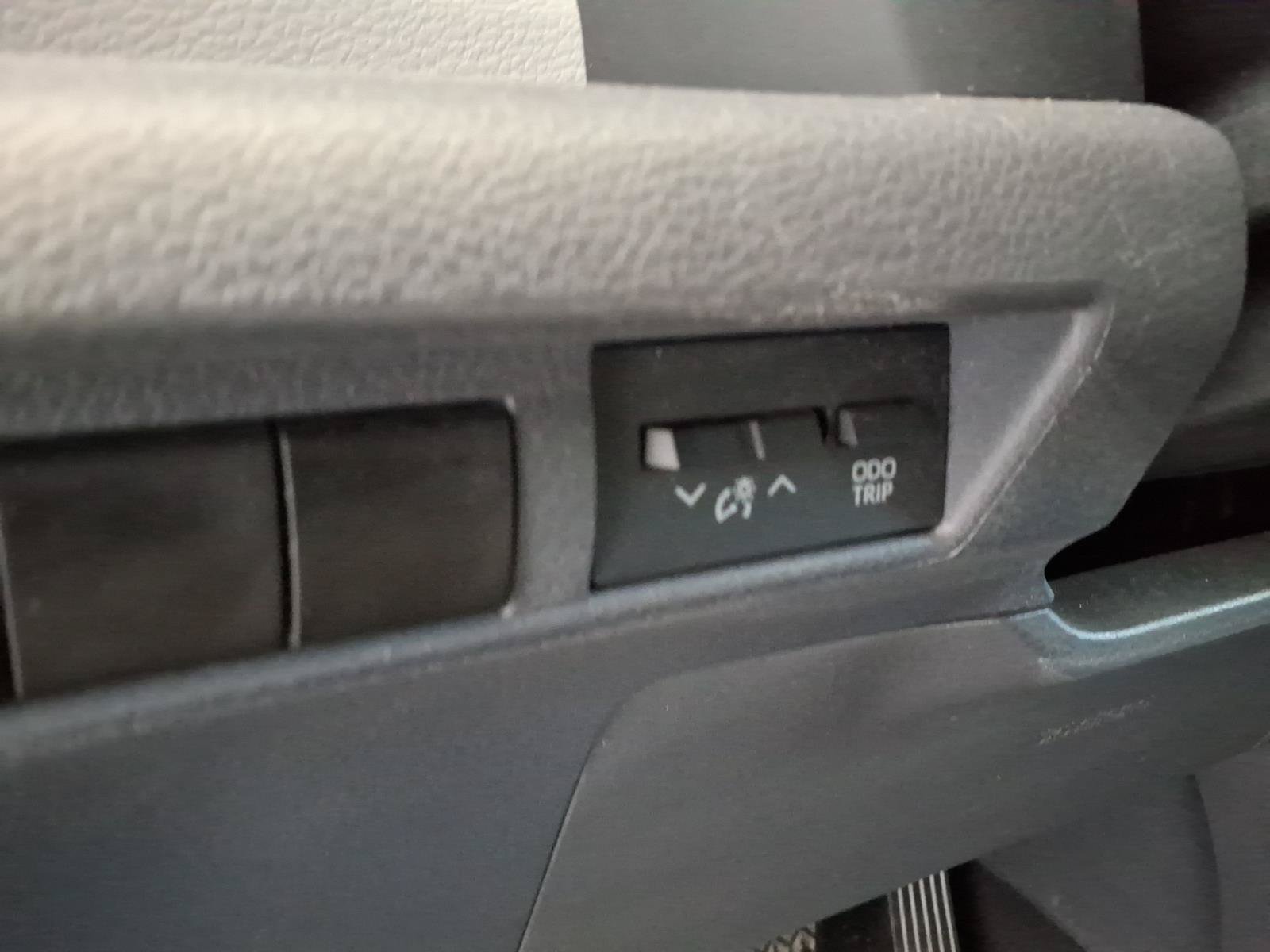 Used 2021 Toyota Sienna LE w/ LE Plus Package FWD image 20
