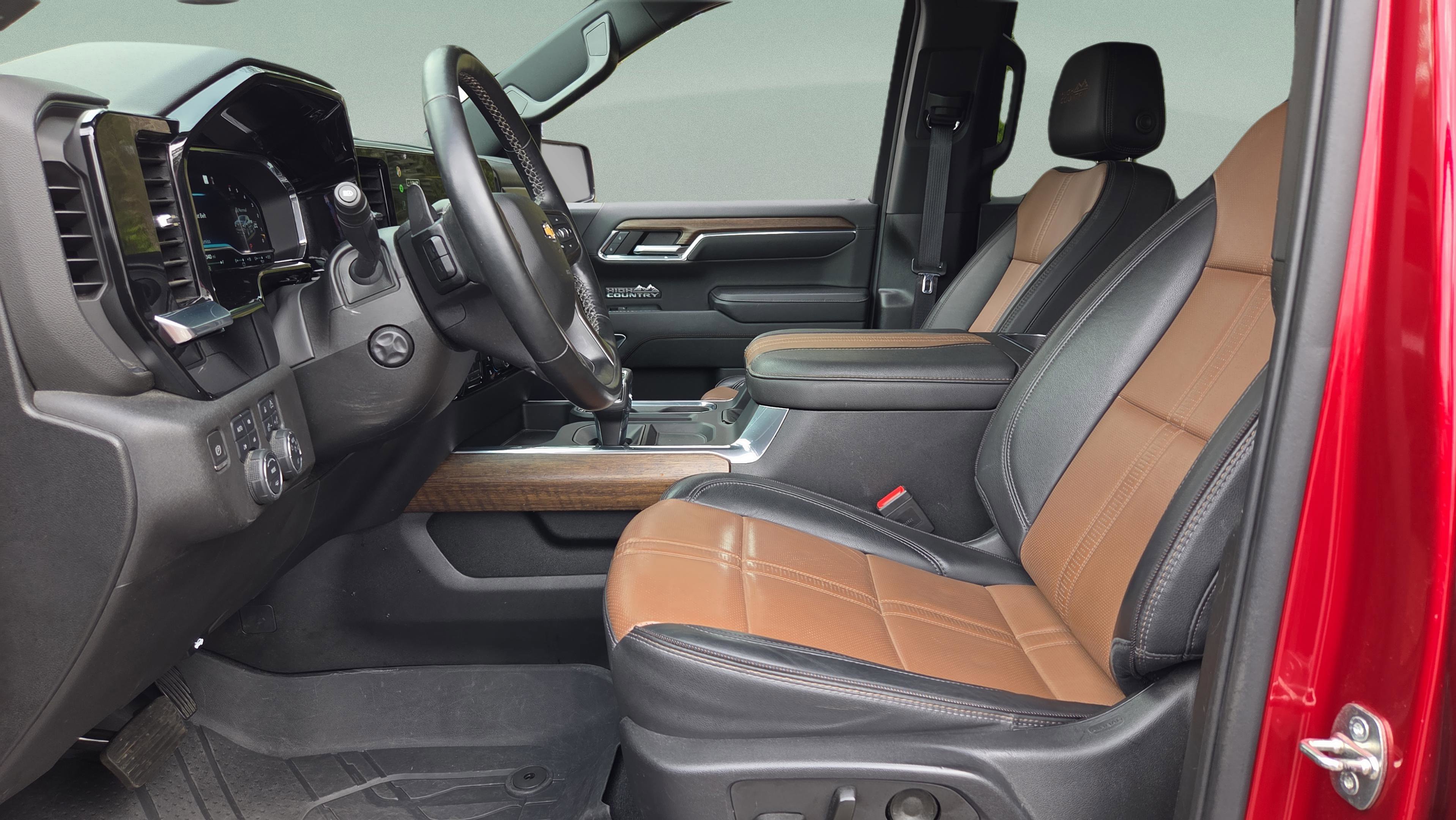 Certified 2023 Chevrolet Silverado 1500 High Country w/ Z71 Off-Road Package AWD/4WD image 9