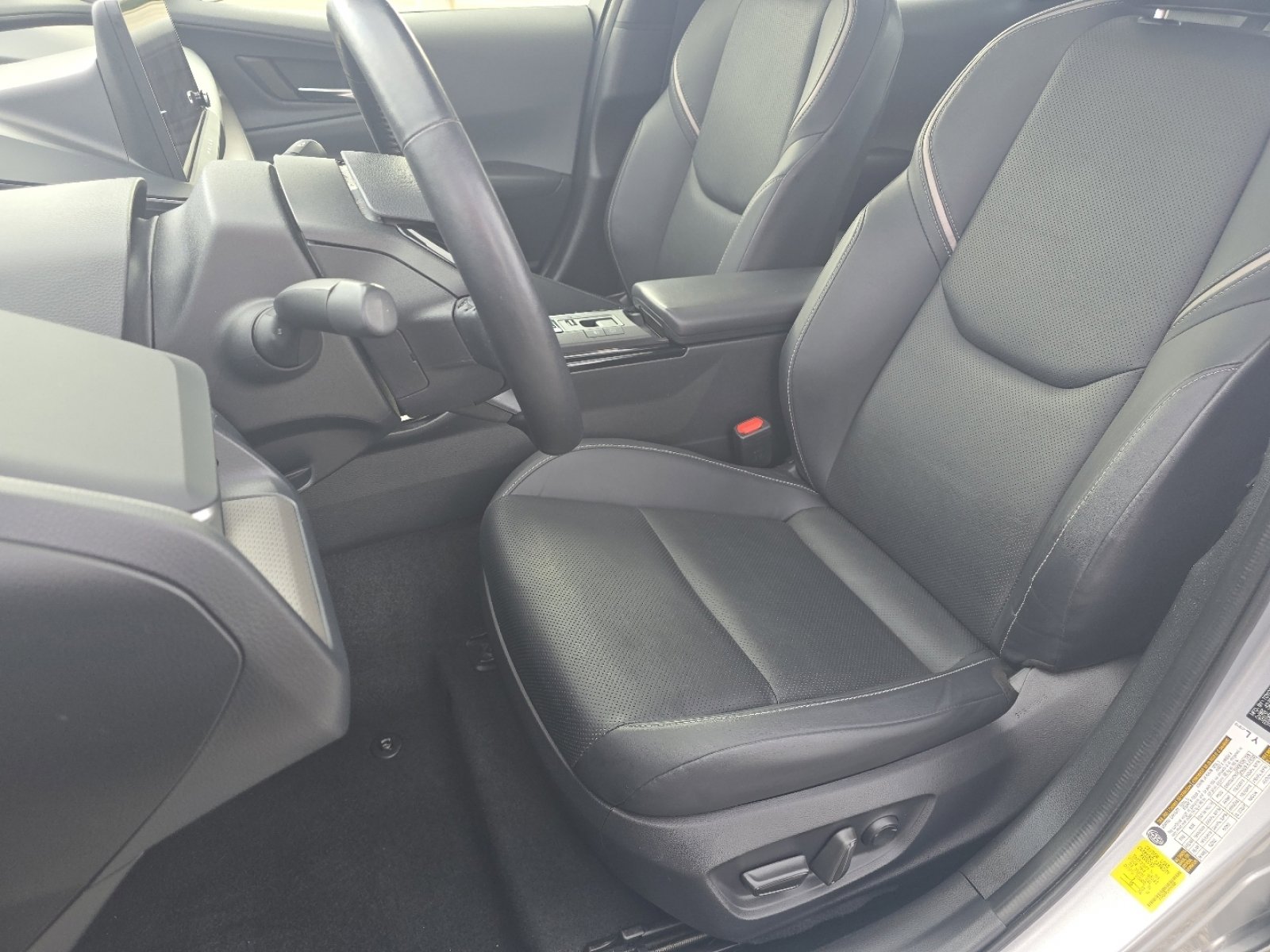 Used 2023 Toyota Prius XLE image 29