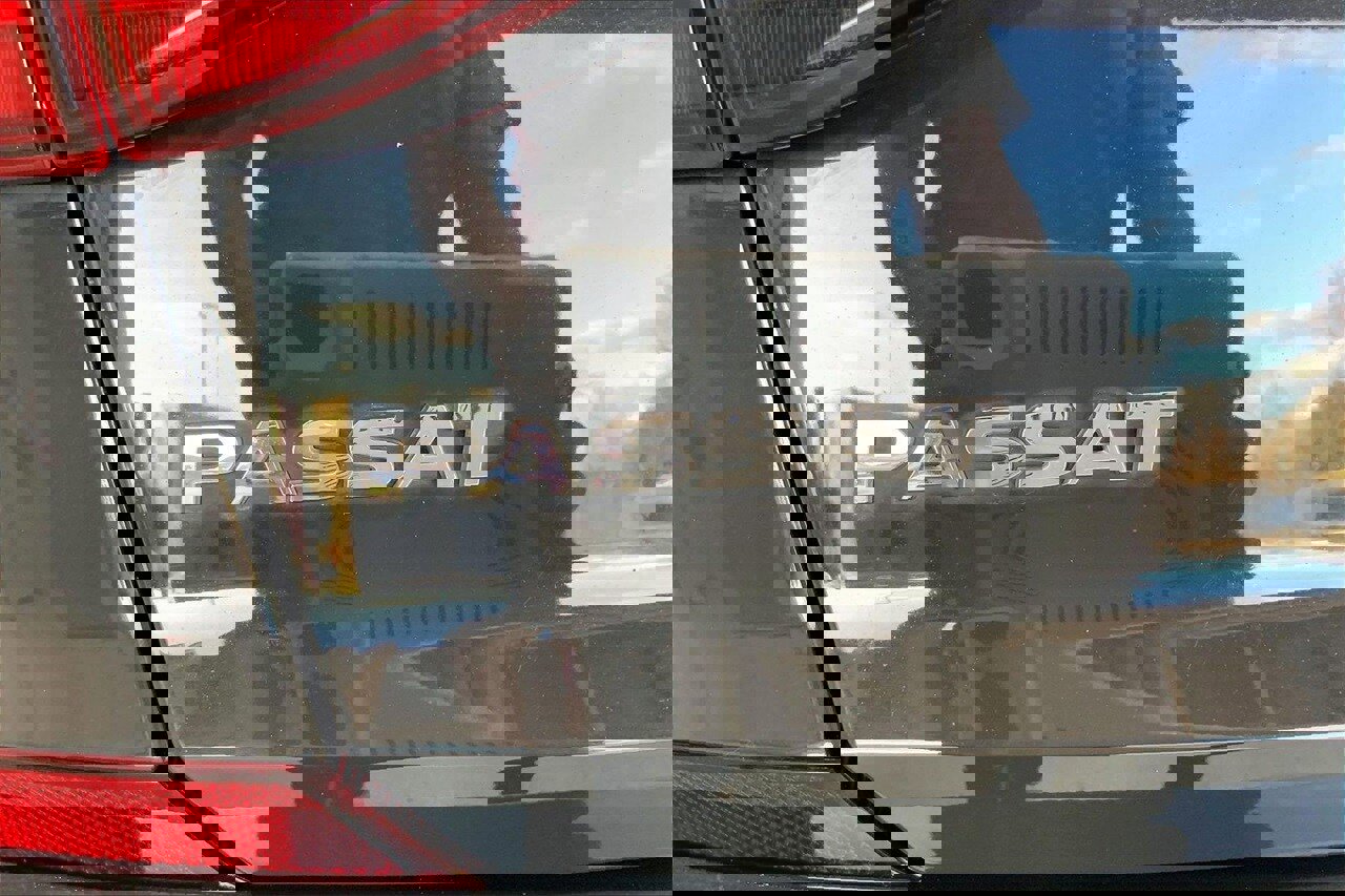 Used 2017 Volkswagen Passat 1.8T R-Line image 31