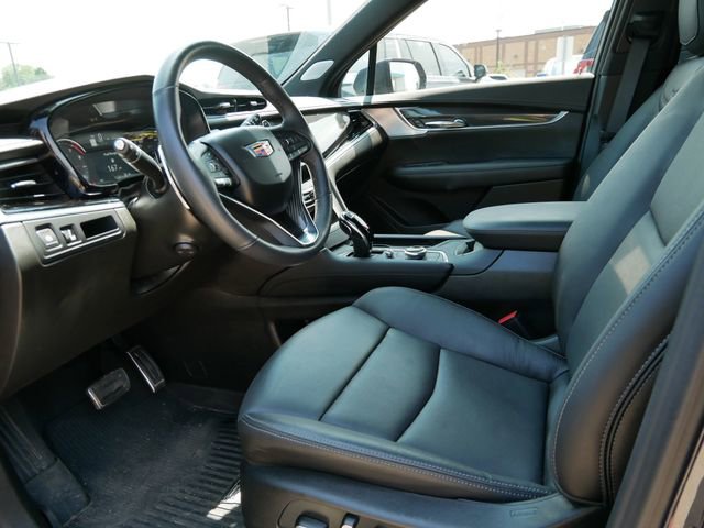 Used 2024 Cadillac XT6 Sport image 11