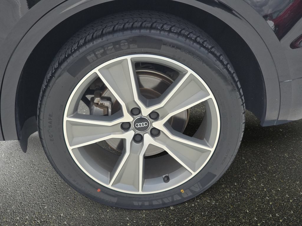Used 2020 Audi Q5 Premium w/ Premium Plus Package AWD/4WD image 33