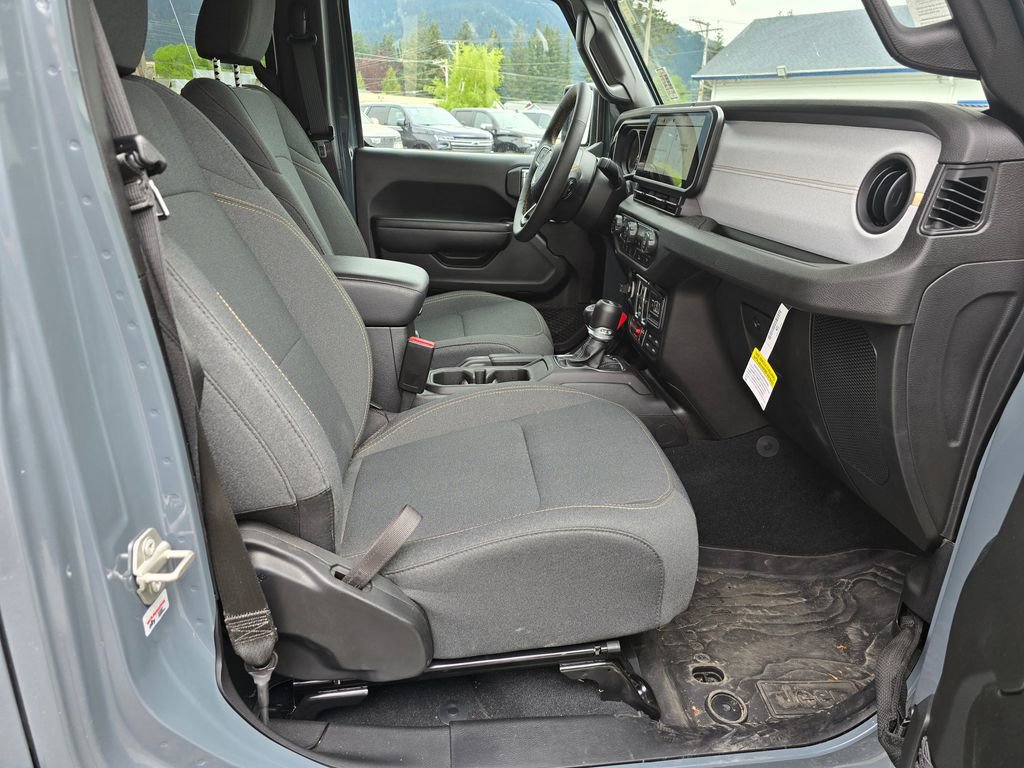 Used 2024 Jeep Wrangler Unlimited Sport AWD/4WD image 13