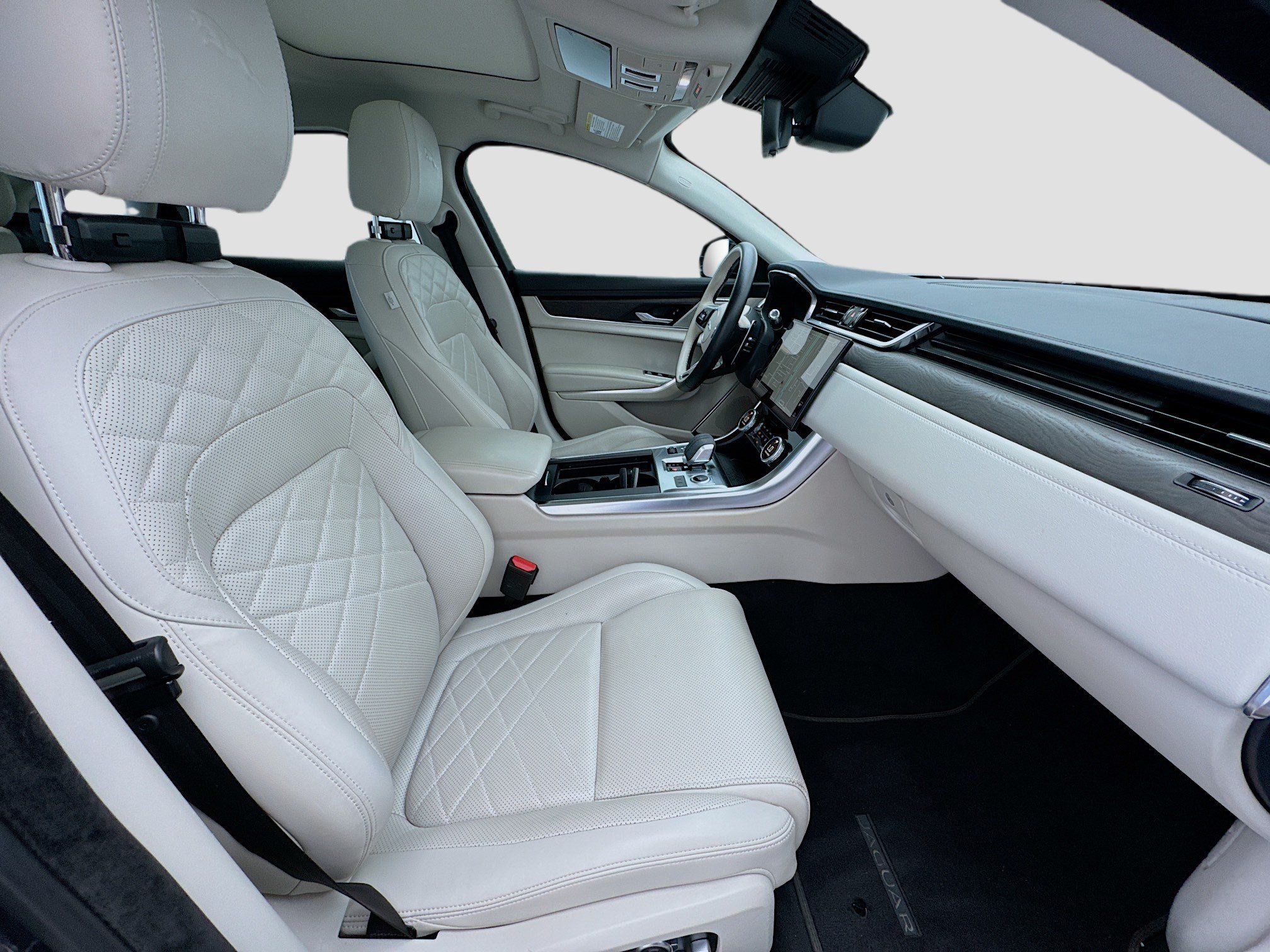 Used 2022 Jaguar XF SE RWD image 20