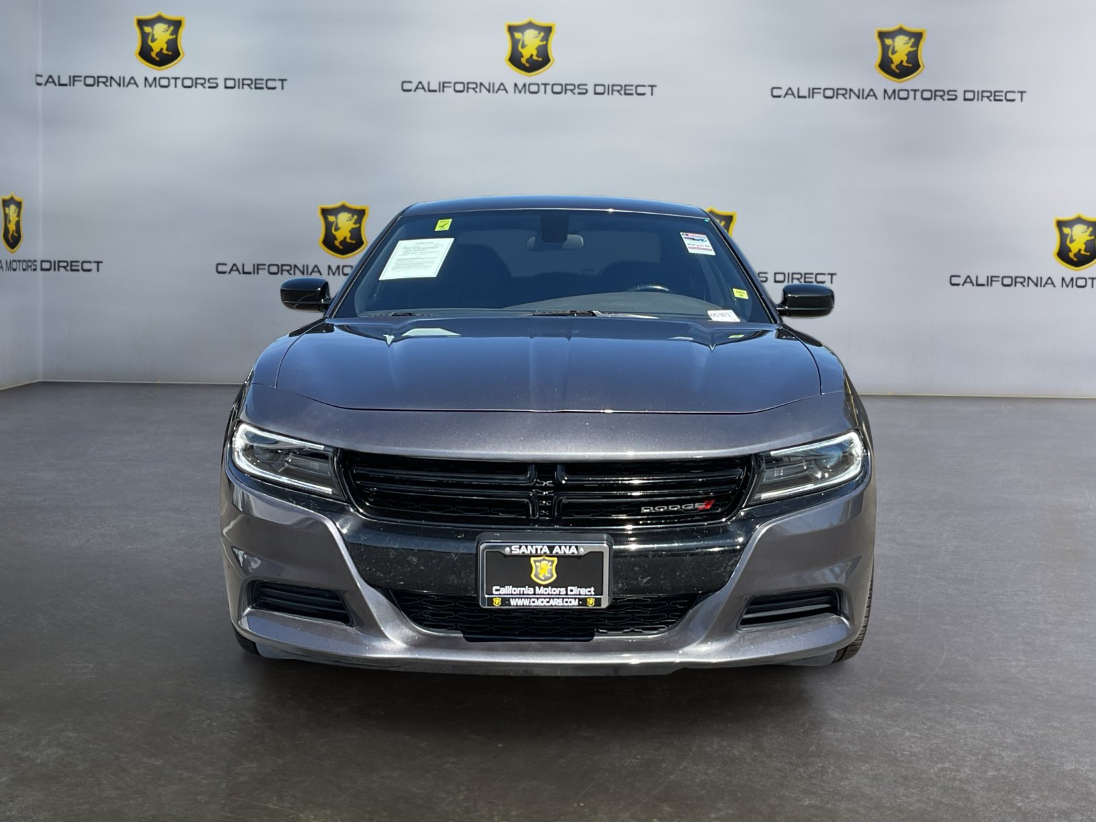 Used 2019 Dodge Charger SXT w/ Plus Group RWD image 2