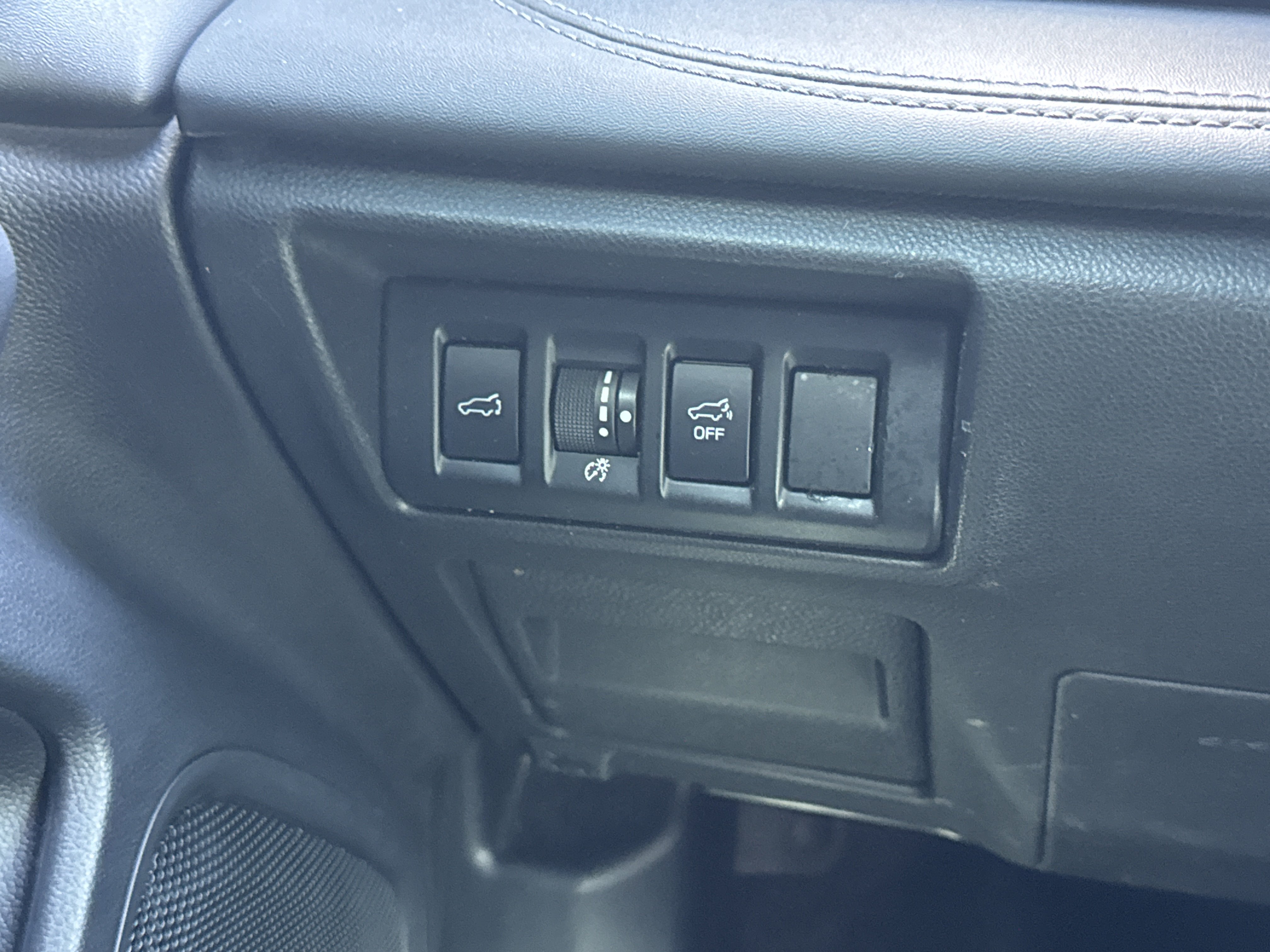 Used 2020 Subaru Outback Limited AWD/4WD image 11