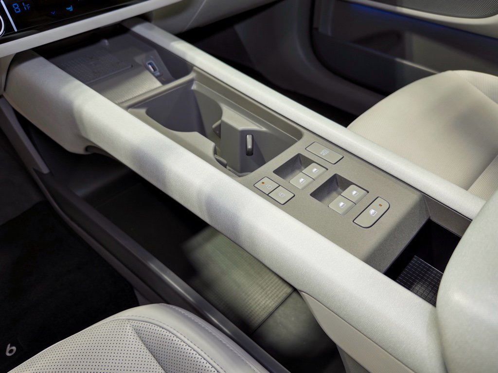 Used 2024 Hyundai Ioniq 6 SEL image 18