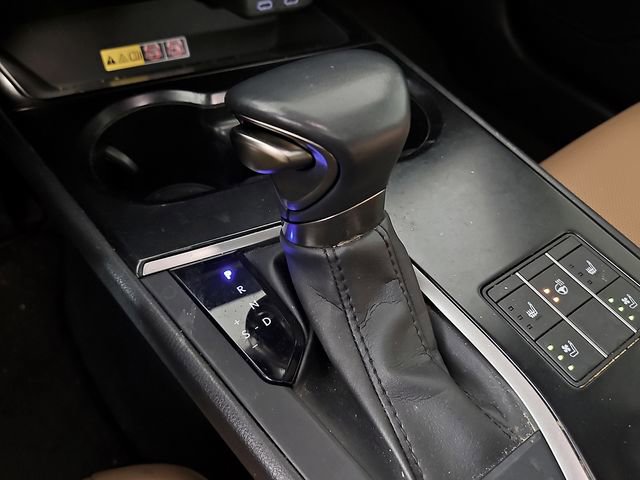 Used 2023 Lexus UX 250h FWD w/ Accessory Package (Z2) image 16