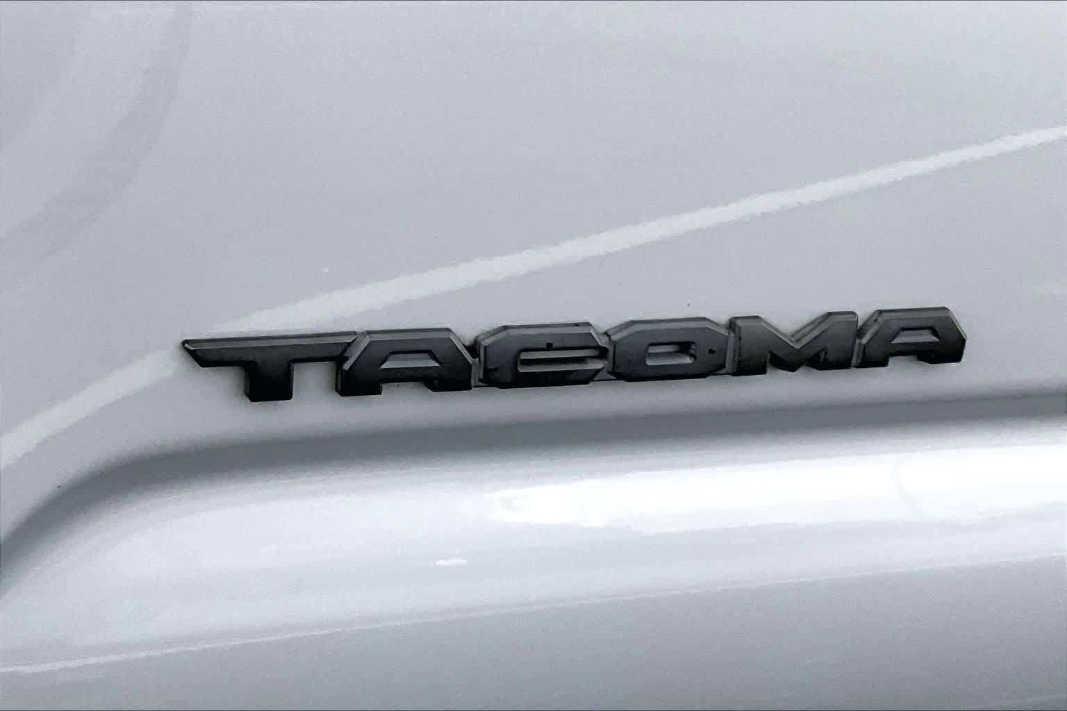 Certified 2021 Toyota Tacoma TRD Sport w/ Technology Package AWD/4WD image 30