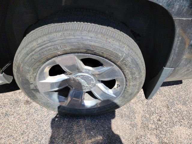 Used 2015 Chevrolet Suburban LTZ image 7