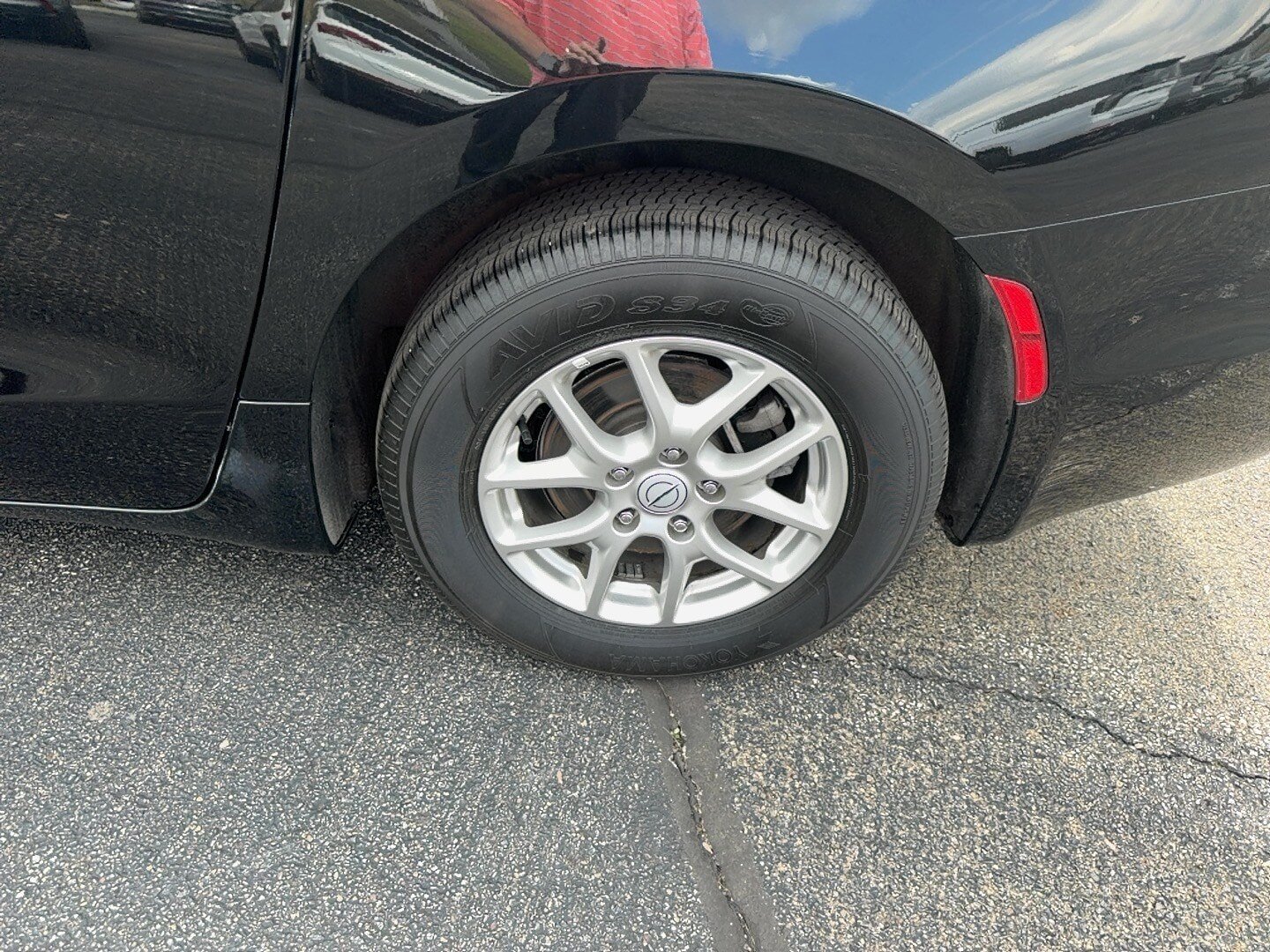 Used 2025 Chrysler Pacifica Select FWD image 9
