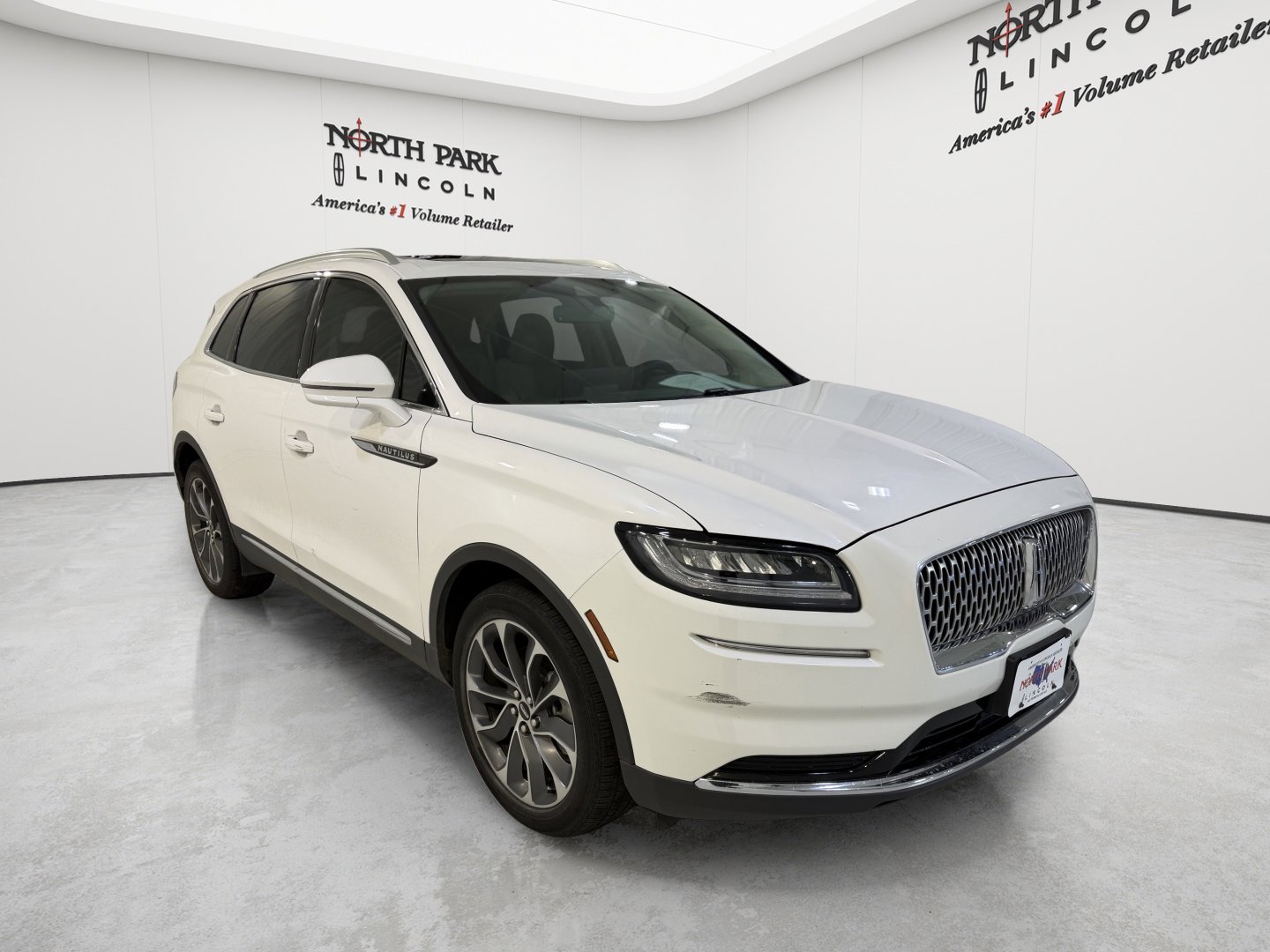 Used 2023 Lincoln Nautilus Reserve FWD image 7