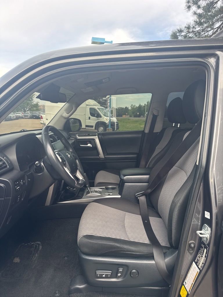 Used 2021 Toyota 4Runner SR5 AWD/4WD image 7