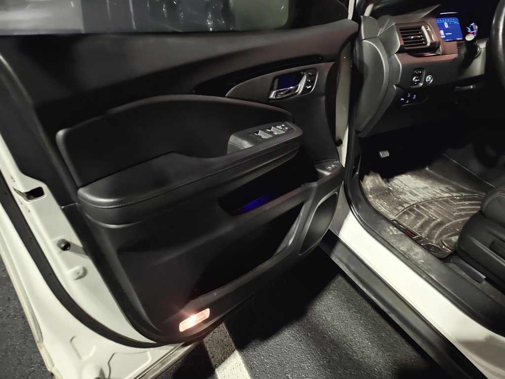 Used 2021 Honda Pilot Touring image 7