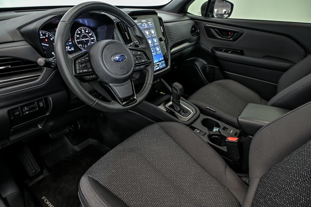 Used 2025 Subaru Forester Premium AWD/4WD image 11
