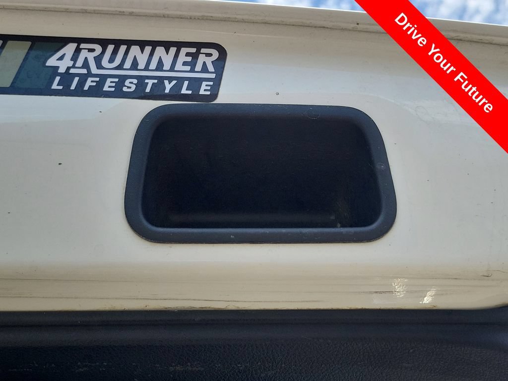 Used 2022 Toyota 4Runner TRD Off-Road AWD/4WD image 25