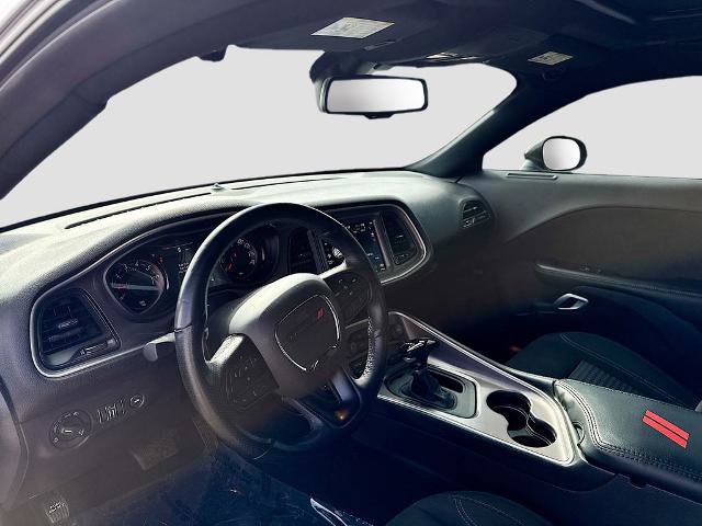 Used 2022 Dodge Challenger SXT w/ Driver Convenience Group image 9