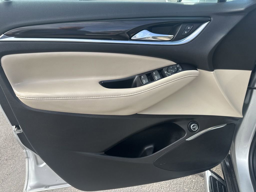 Used 2019 Buick Enclave Essence image 8