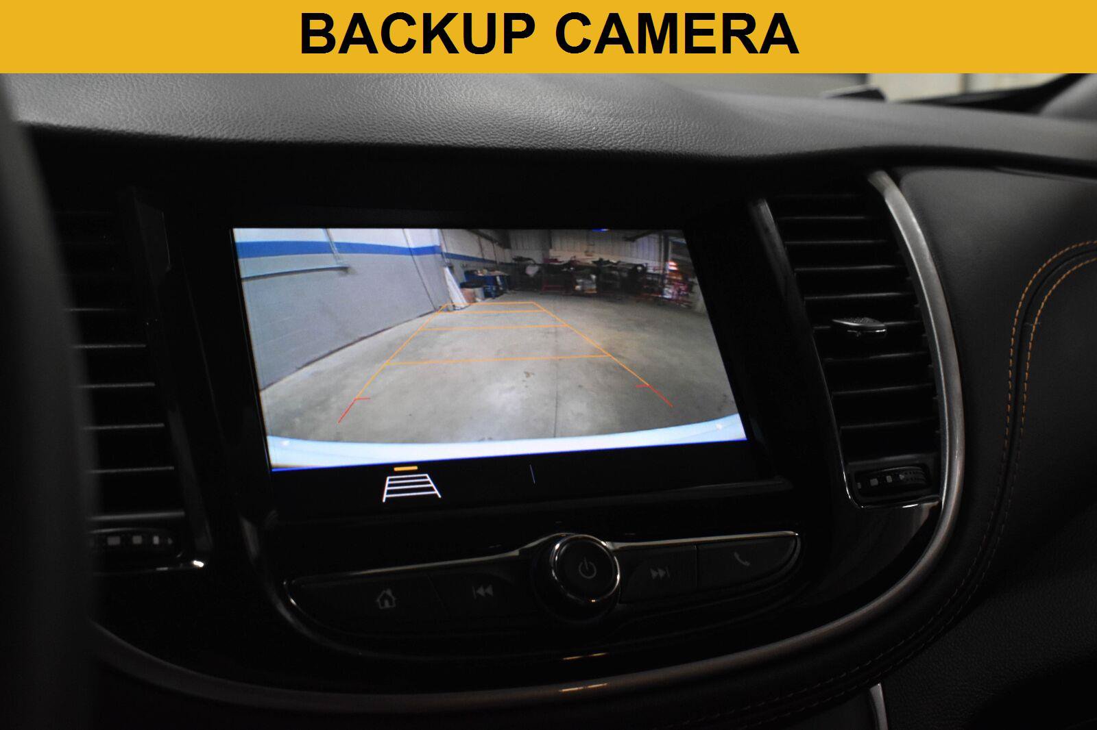 Used 2022 Chevrolet Trax LT w/ LT Convenience Package AWD/4WD image 5