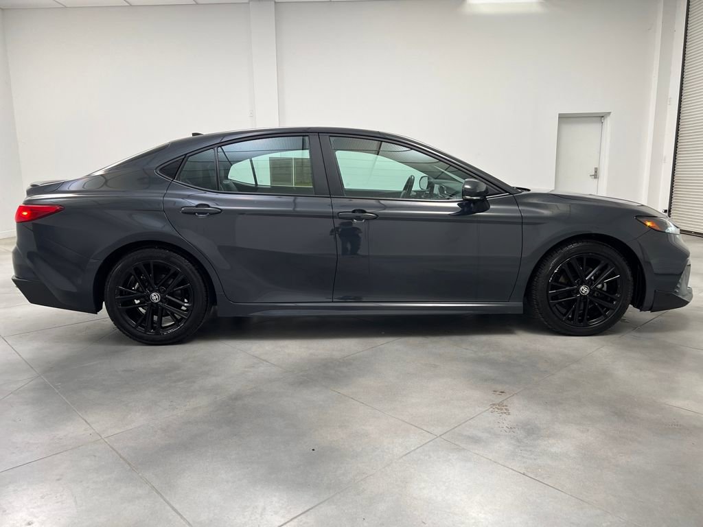 Used 2025 Toyota Camry SE FWD image 8