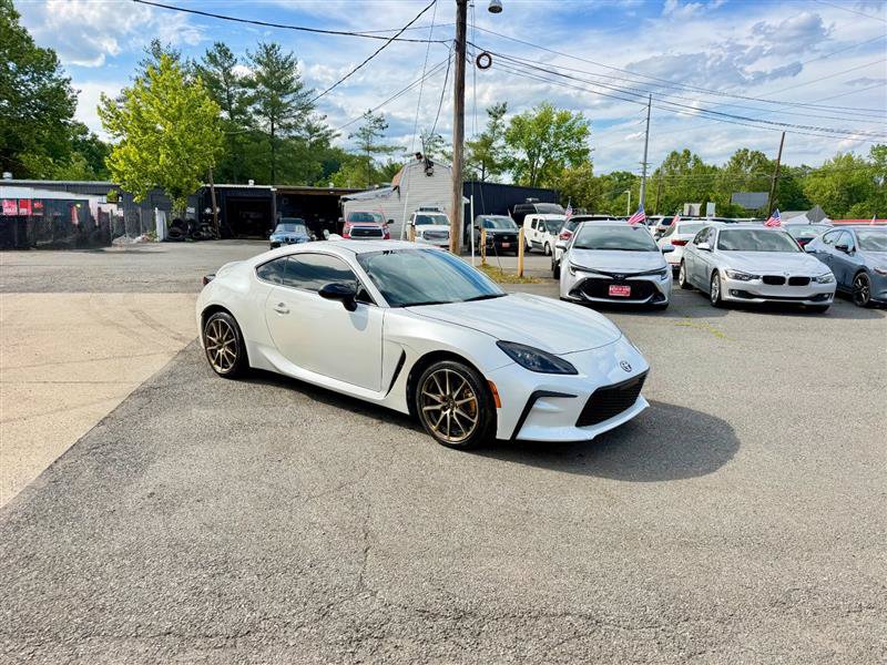 Used 2024 Toyota GR86 RWD image 9