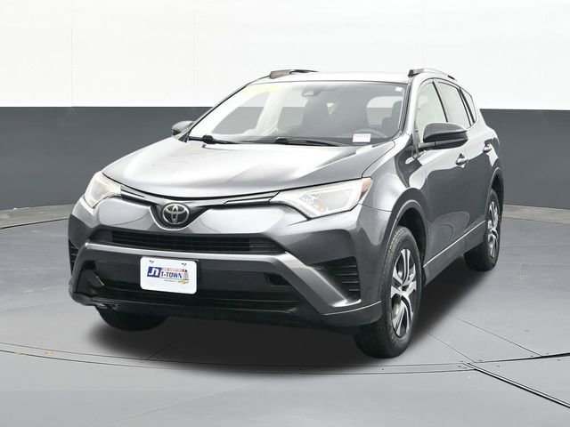 Used 2017 Toyota RAV4 LE image 2