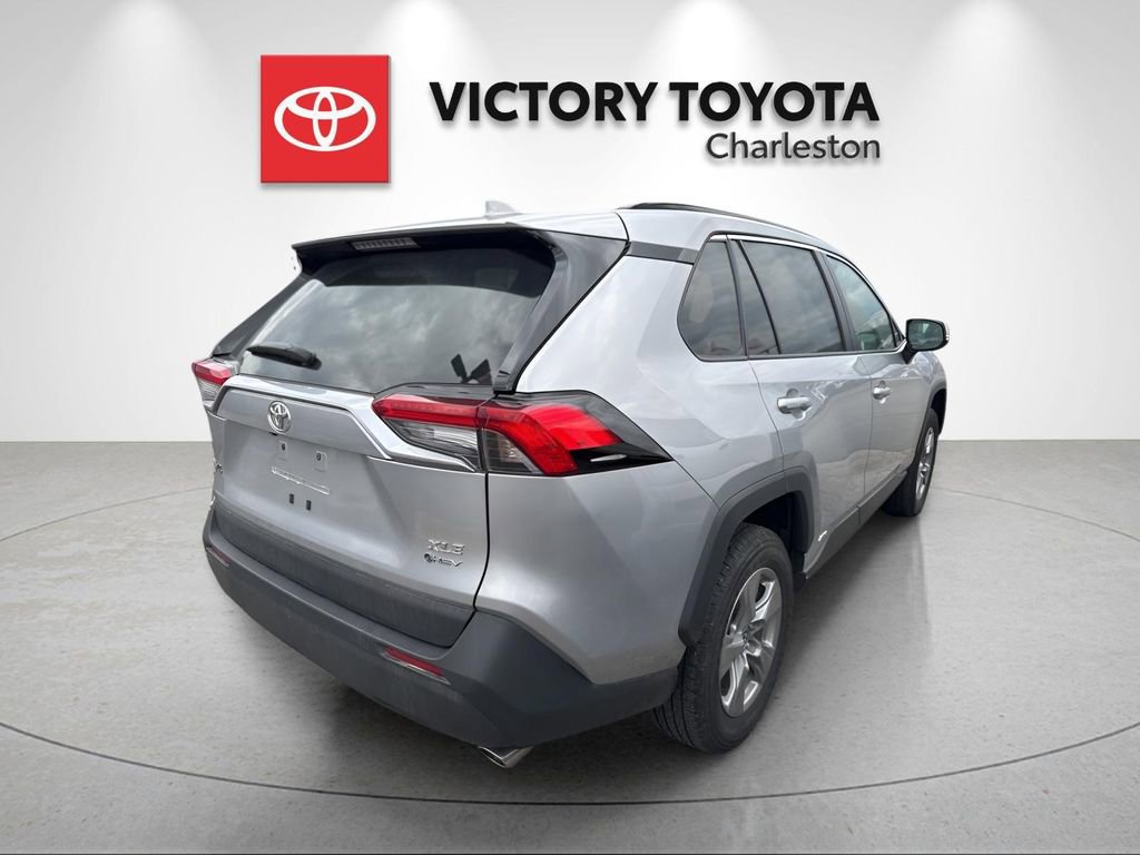 Used 2025 Toyota RAV4 XLE image 3