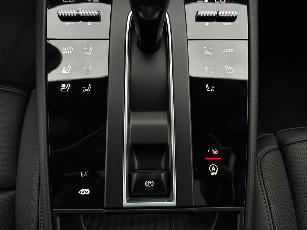 Used 2026 Porsche Macan S AWD/4WD image 26
