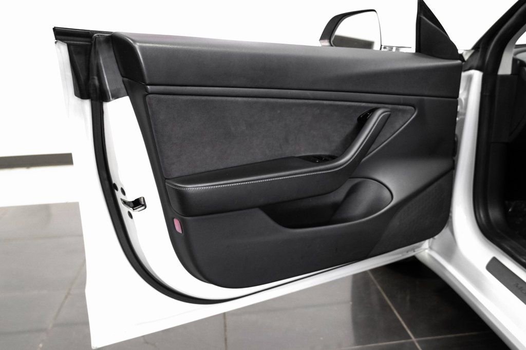 Used 2020 Tesla Model 3 Long Range image 37