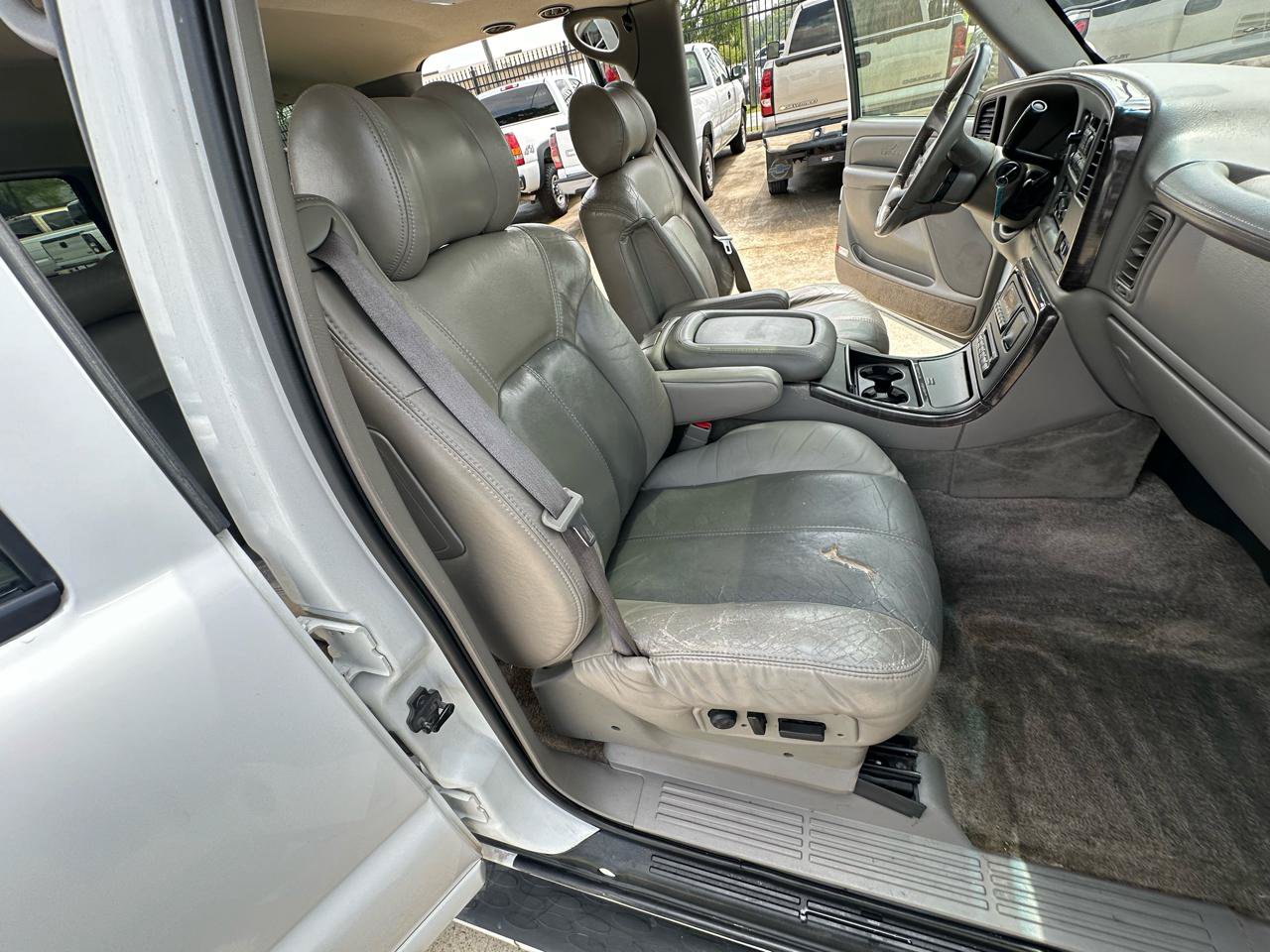 Used 2002 GMC Yukon XL Denali AWD/4WD image 41