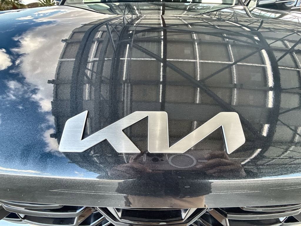 Used 2024 Kia Sorento S image 23