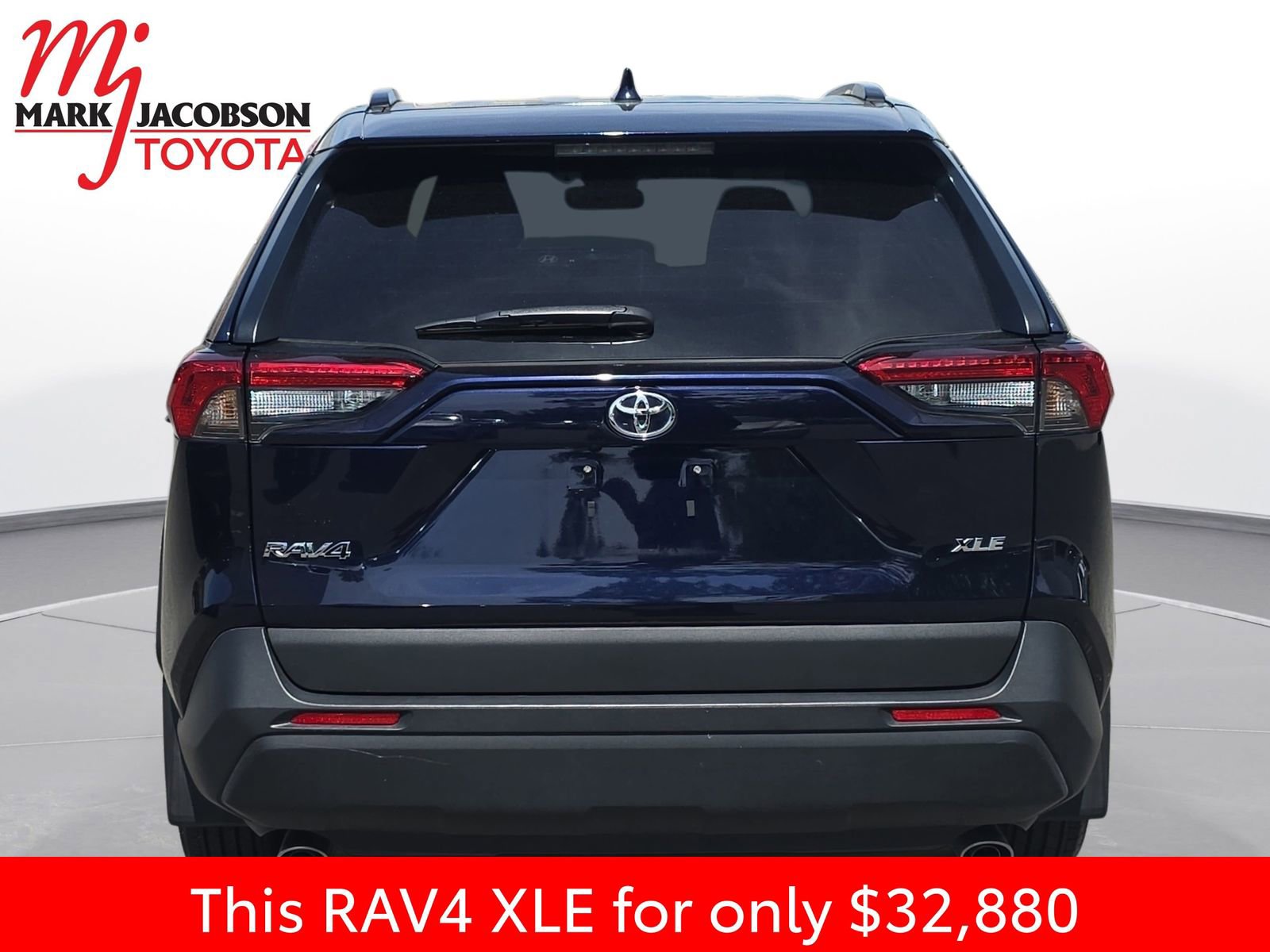 Used 2025 Toyota RAV4 XLE w/ Convenience Package FWD image 11