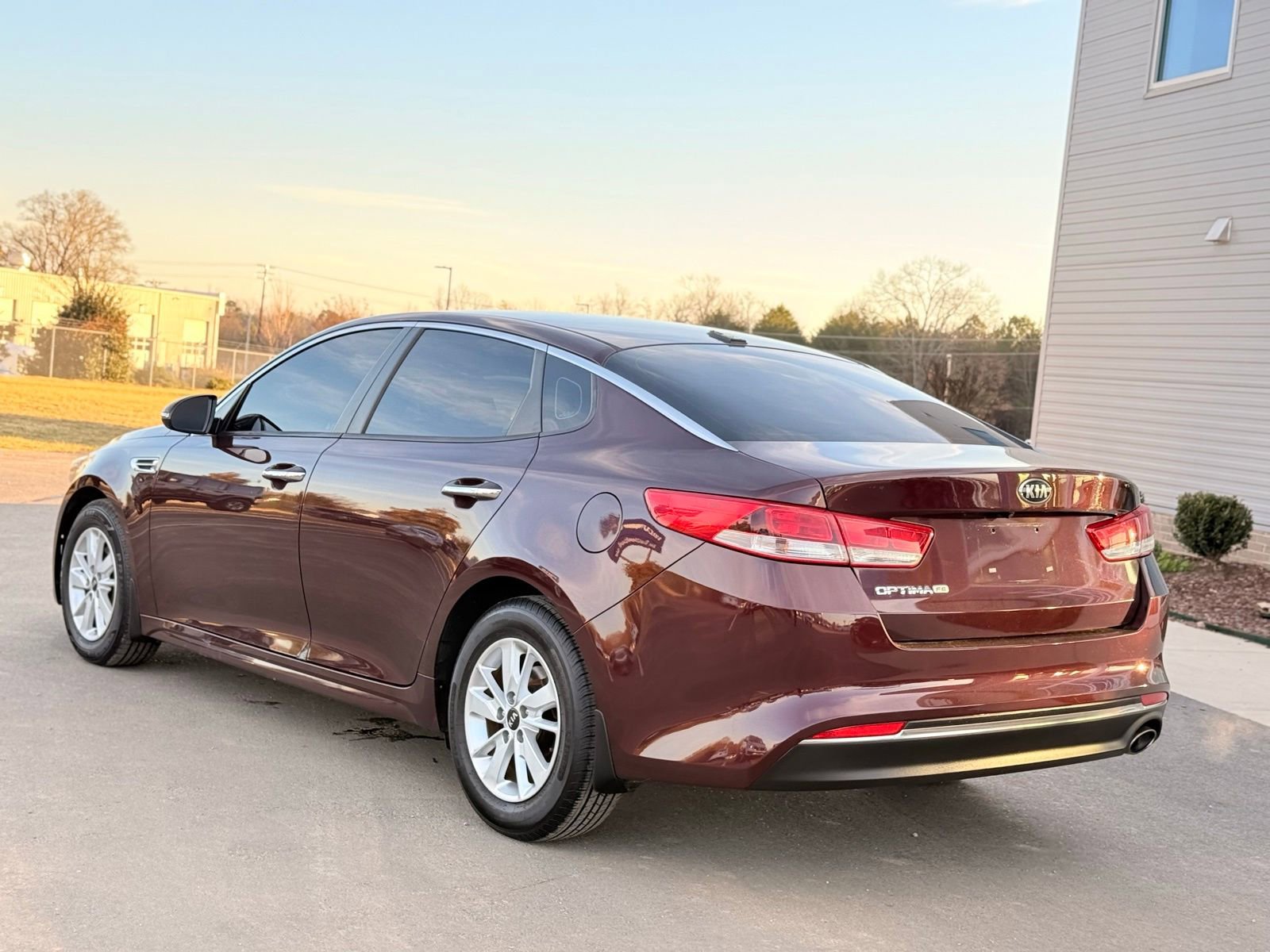 Used 2016 Kia Optima LX image 8