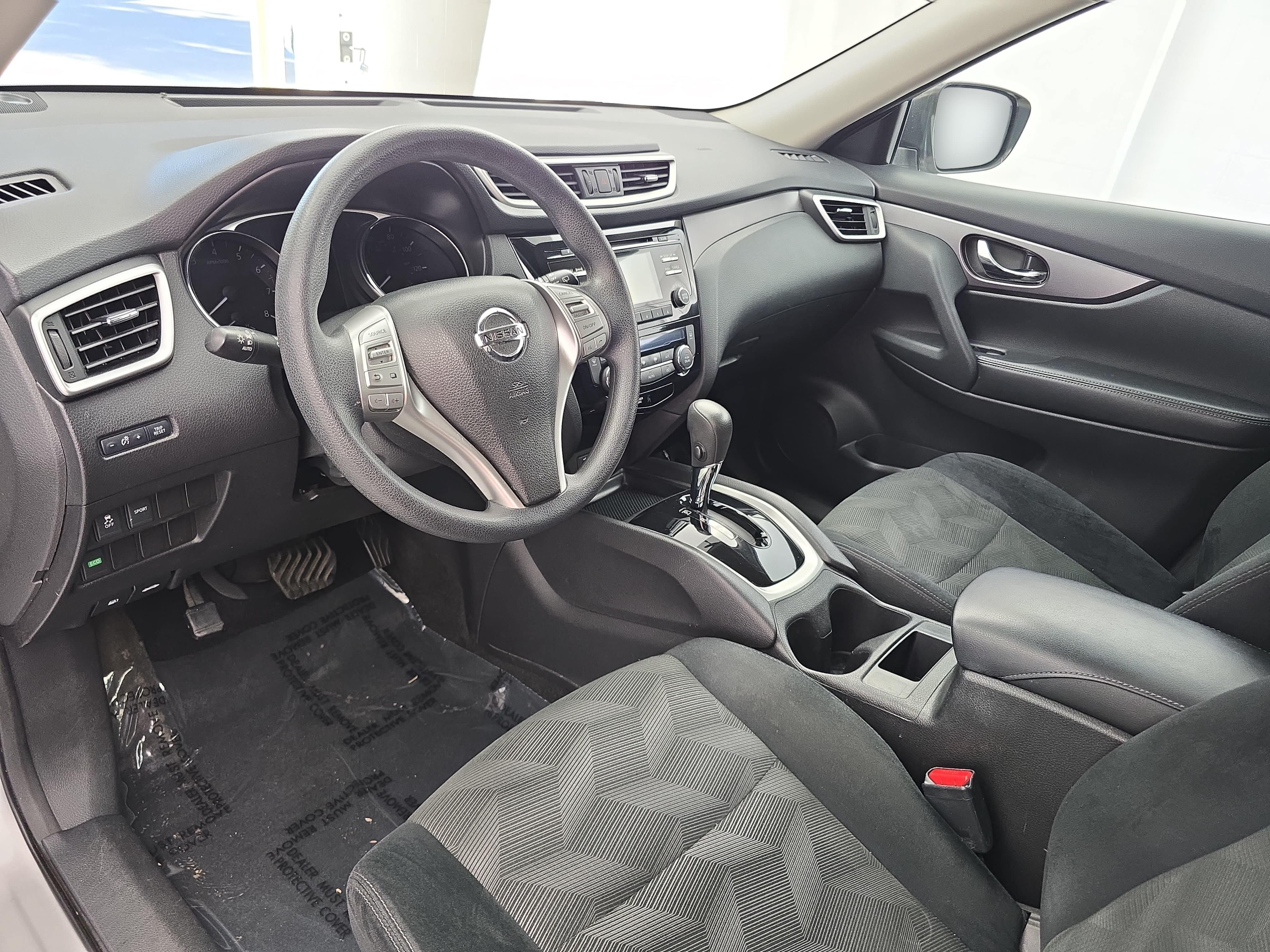 Used 2015 Nissan Rogue SV FWD image 15