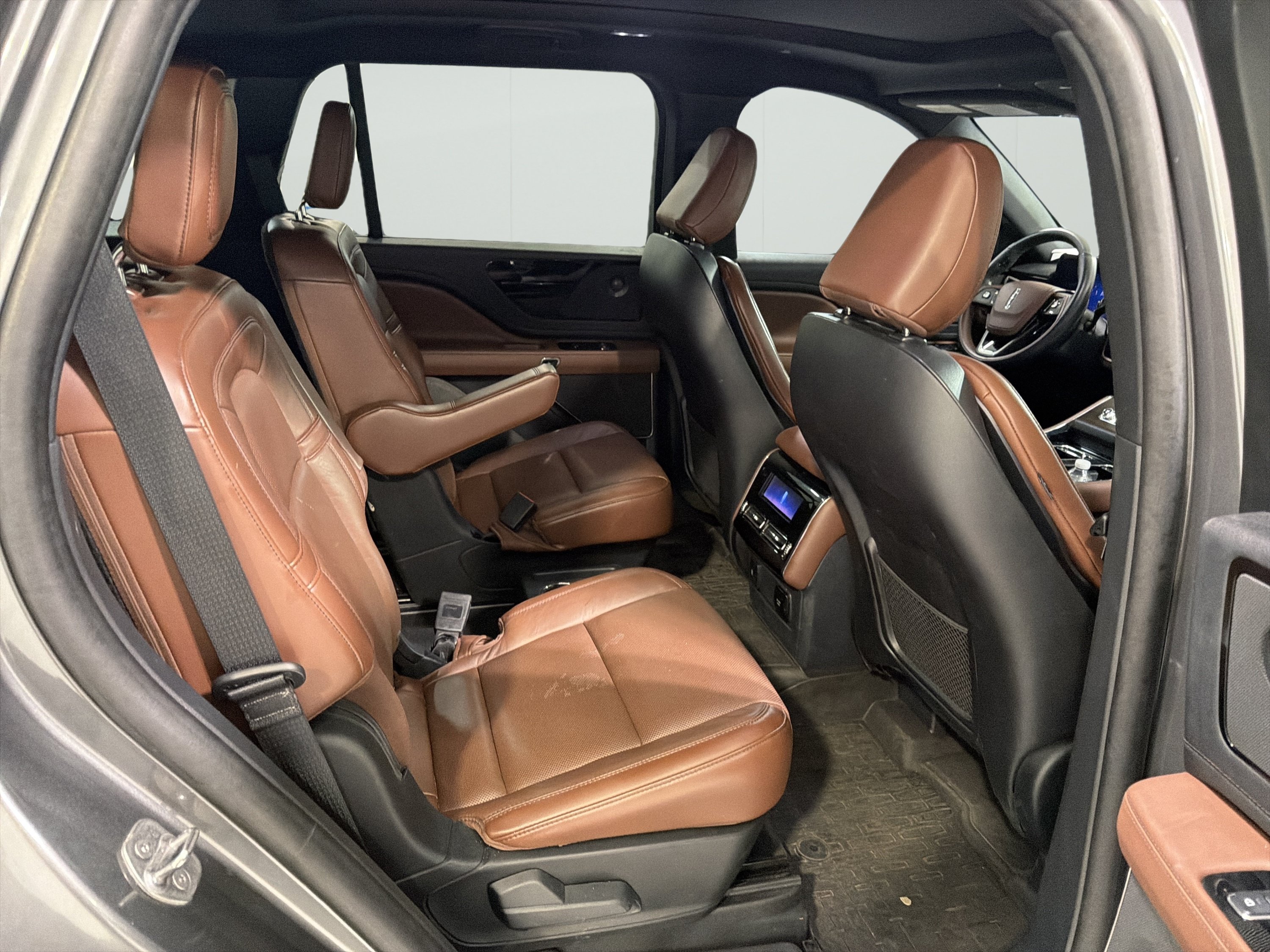 Used 2025 Lincoln Aviator Reserve w/ Jet Appearance Package RWD image 12